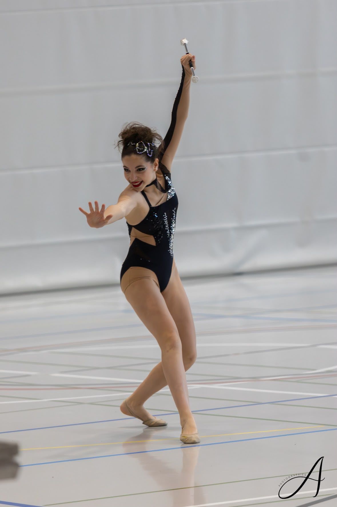 Atleta dello Sport Twirling Bellinzona in gara con il bastone